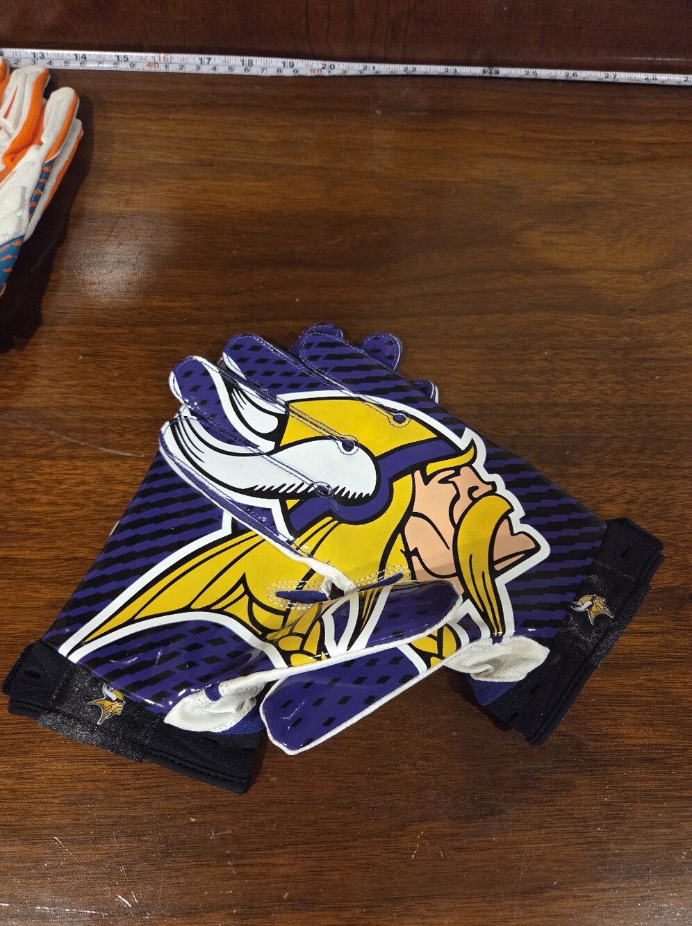 NIKE NFL TEAM EDITION Minnesota Vikings Football Gloves Logo Purlpe+yellow🏈🏈